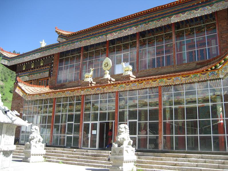 File:Dodrupchen Monastery 3.jpg