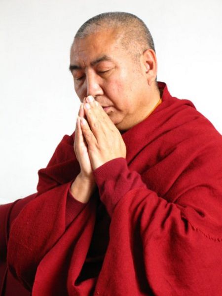 File:Khenpo Namdrol prayer.jpg